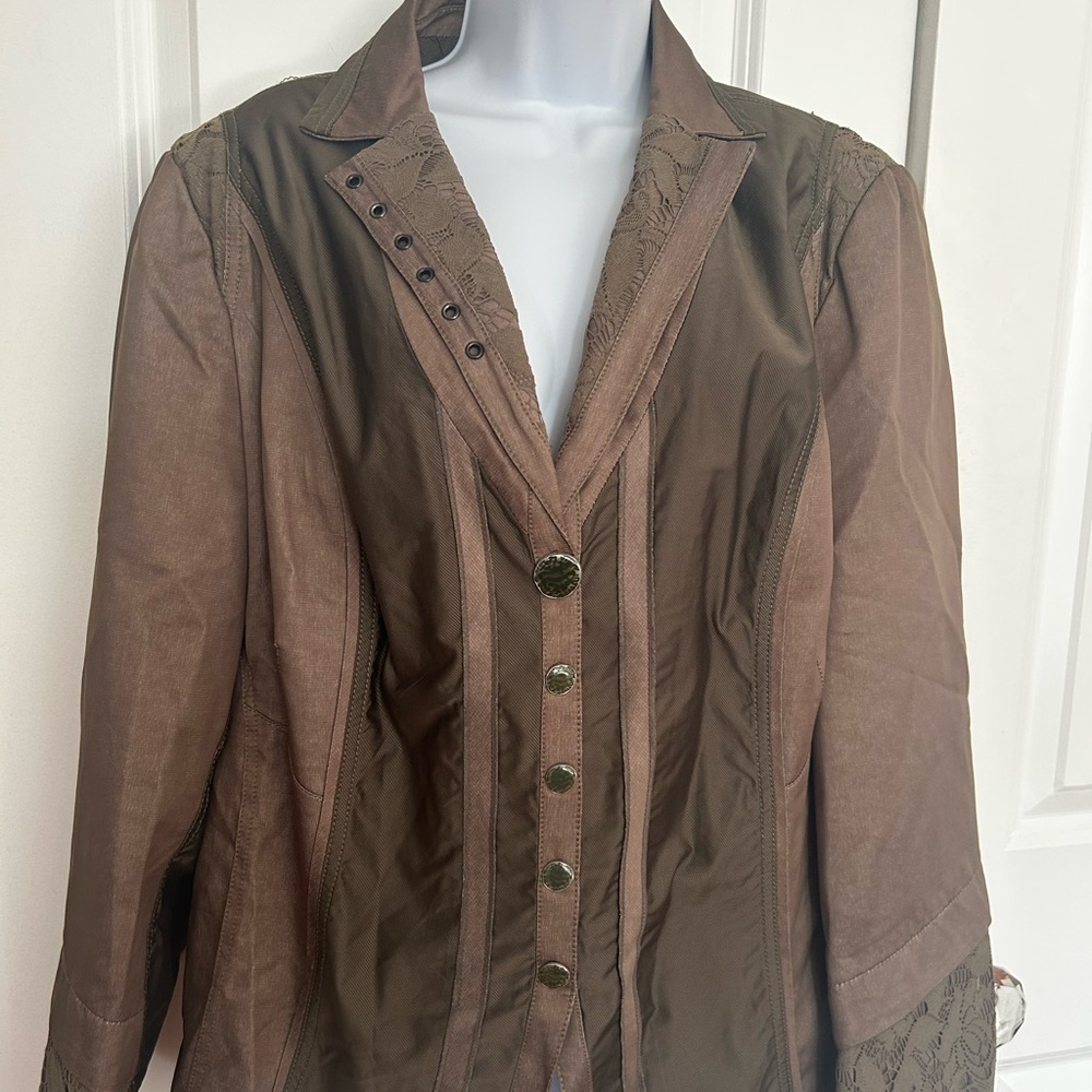 Rich Brown Tailored Blazer with Classic Lapel